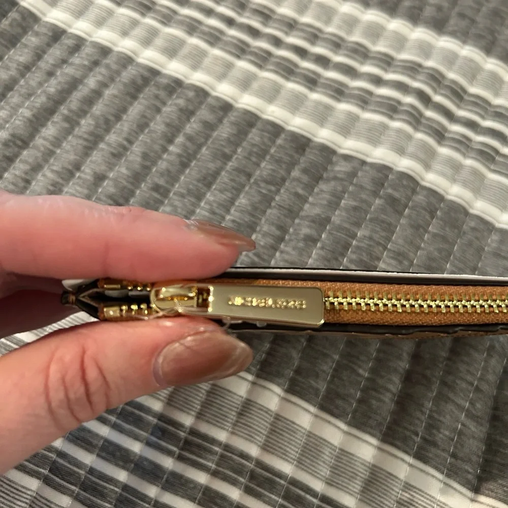 Michael Kors Camel Card Holder - Picture 4 of 7